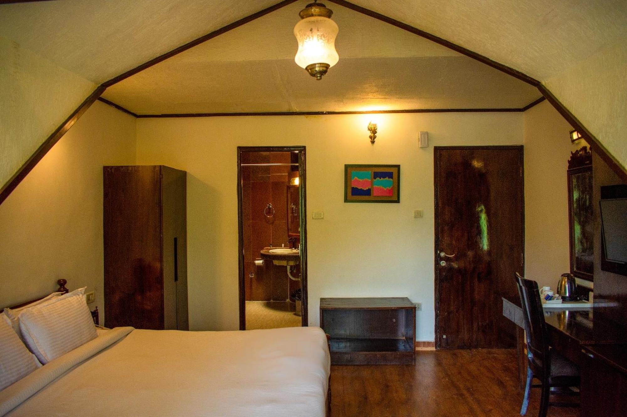 The Whispering Inn Resort And Bar Манали Экстерьер фото