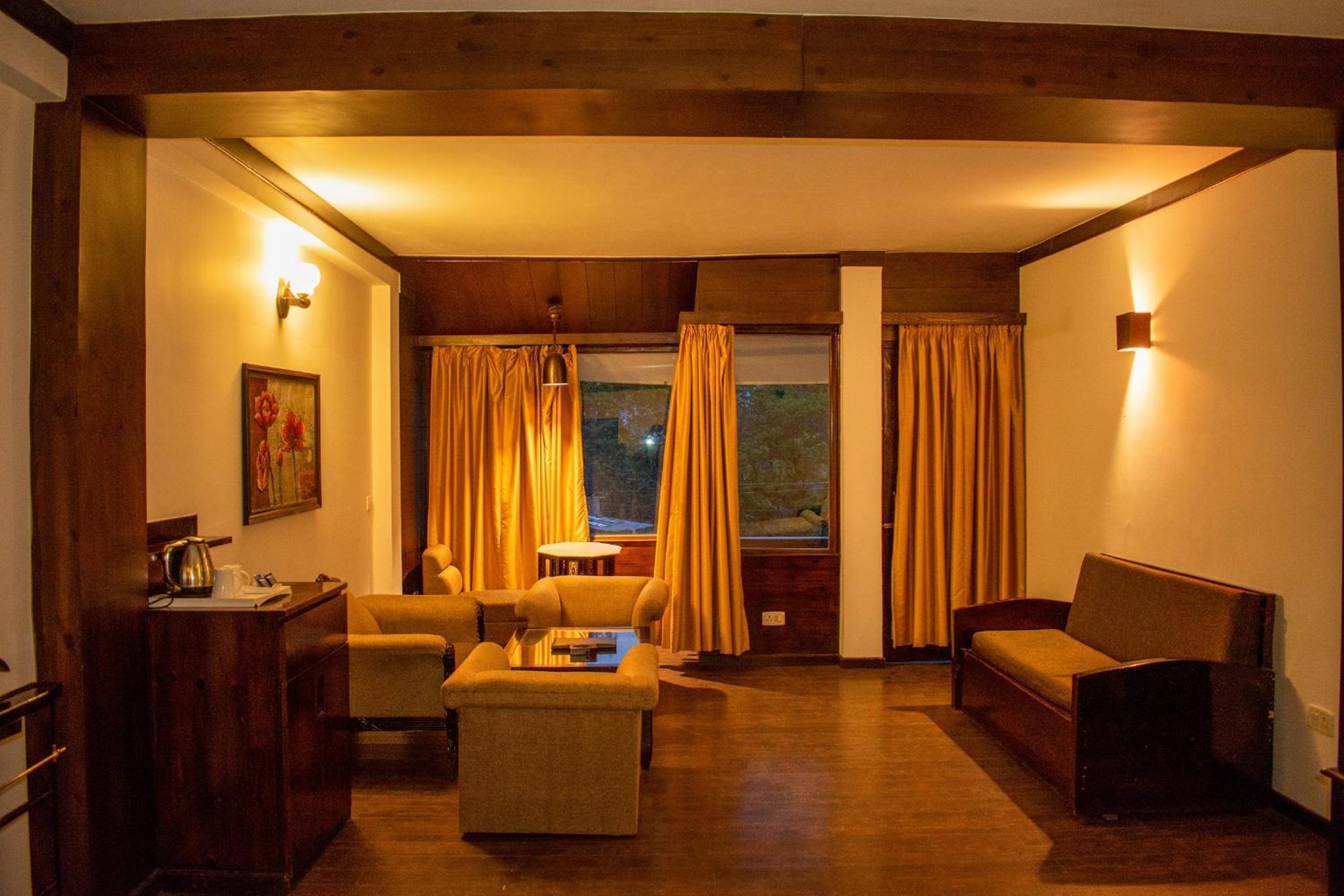 The Whispering Inn Resort And Bar Манали Экстерьер фото