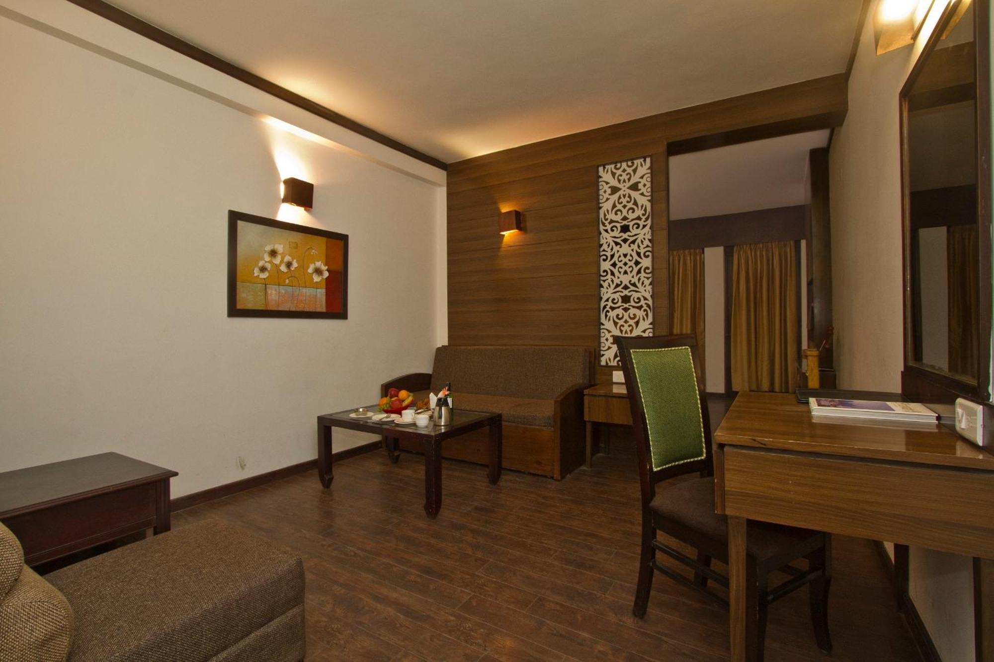 The Whispering Inn Resort And Bar Манали Экстерьер фото